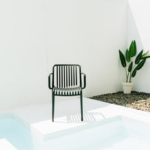 FRIGGA Outdoor Armchair เก้าอี้รับประทานอาหาร มีที่วางแขน พลาสติก - favchair.