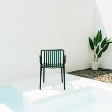 FRIGGA Outdoor Armchair เก้าอี้รับประทานอาหาร มีที่วางแขน พลาสติก - favchair.