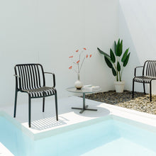 FRIGGA Outdoor Armchair เก้าอี้รับประทานอาหาร มีที่วางแขน พลาสติก - favchair.