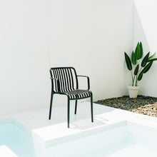 FRIGGA Outdoor Armchair เก้าอี้รับประทานอาหาร มีที่วางแขน พลาสติก - favchair.