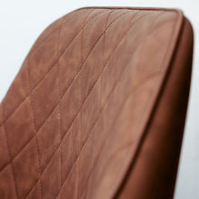 GANDALF Lux Chair with Armrest เก้าอี้รับประทานอาหาร เบาะหนัง มีที่วางแขน - favchair.
